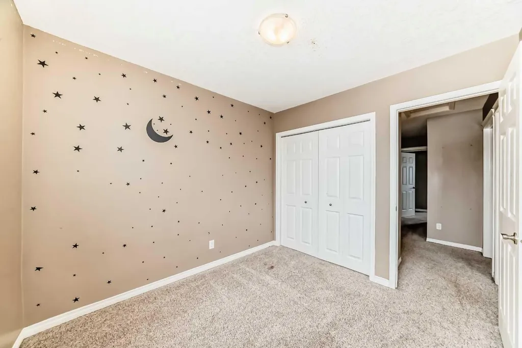 620 Luxstone Landing SW Airdrie AB T4B 0B5