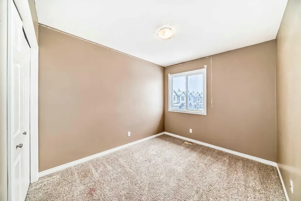 620 Luxstone Landing SW Airdrie AB T4B 0B5