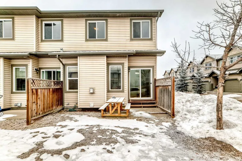 620 Luxstone Landing SW Airdrie AB T4B 0B5