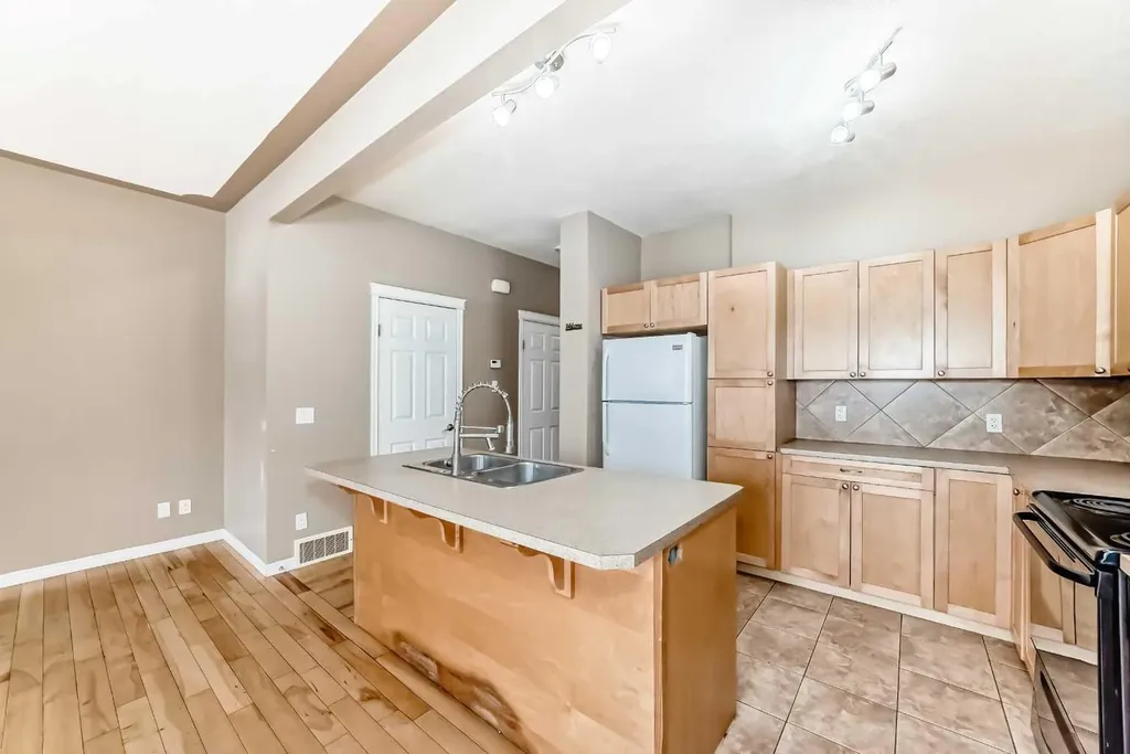 620 Luxstone Landing SW Airdrie AB T4B 0B5