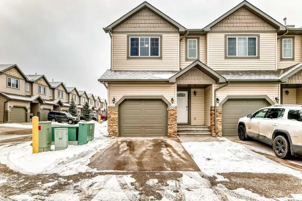 620 Luxstone Landing SW Airdrie AB T4B 0B5
