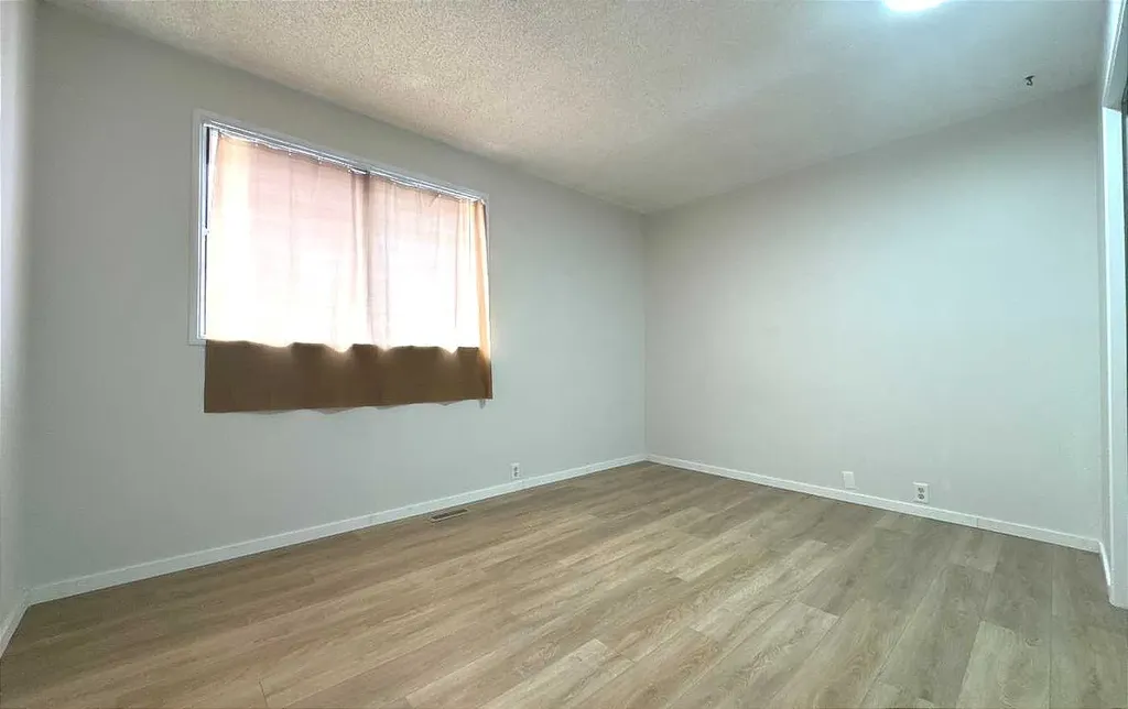 2715 41a Avenue SE Calgary AB T2B 2M1