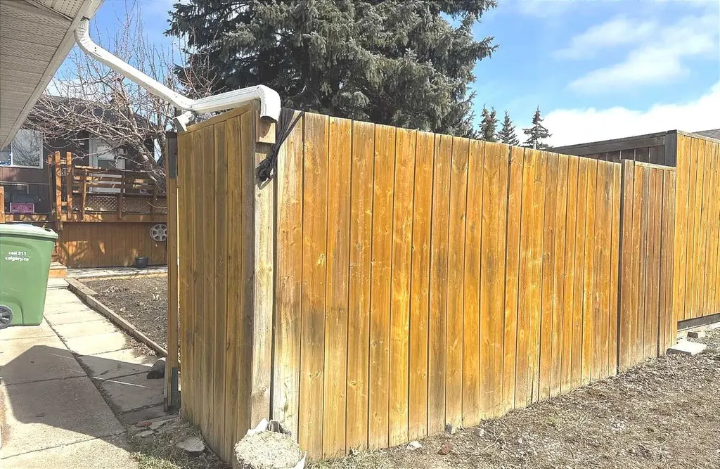 2715 41a Avenue SE Calgary AB T2B 2M1