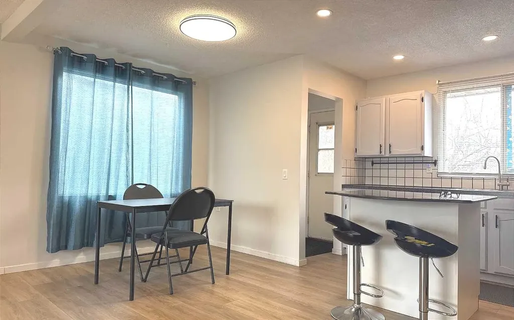 2715 41a Avenue SE Calgary AB T2B 2M1