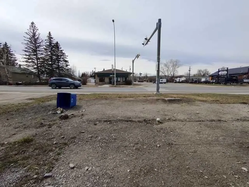 206 Government Road S Diamond Valley AB T0L 0H0