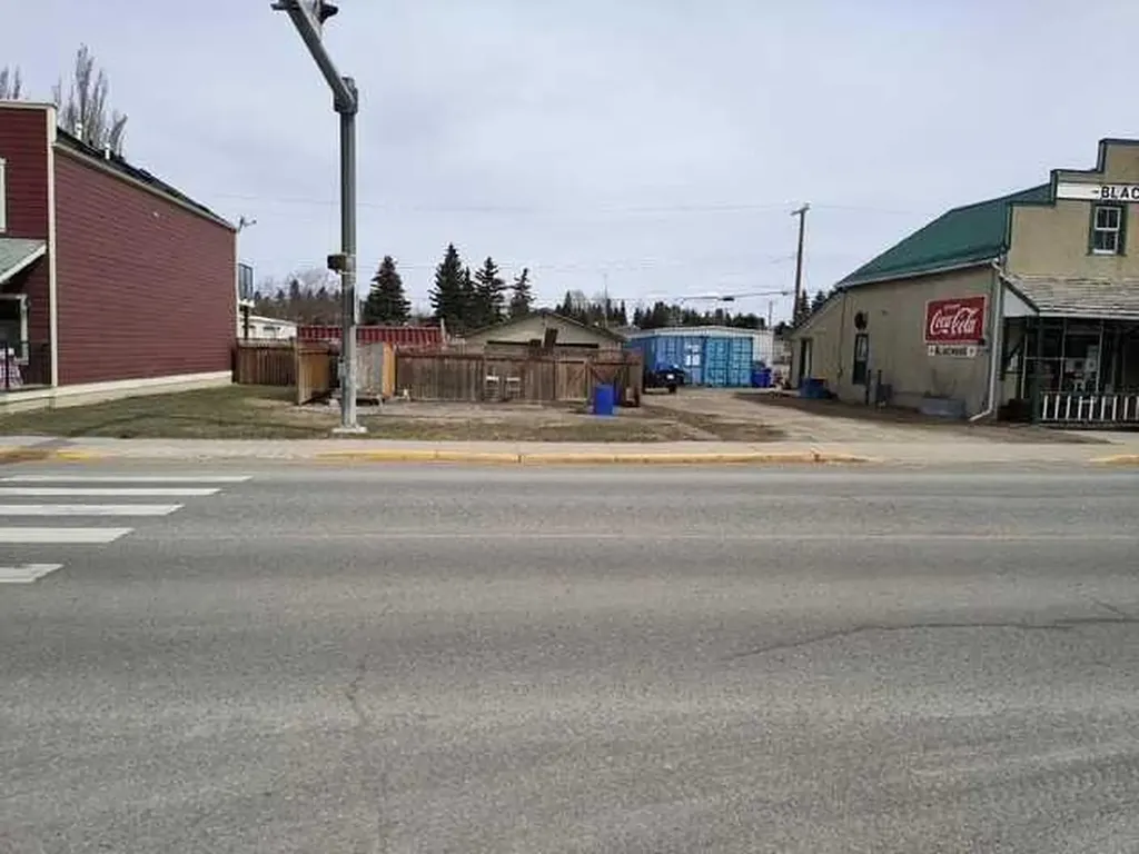 206 Government Road S Diamond Valley AB T0L 0H0