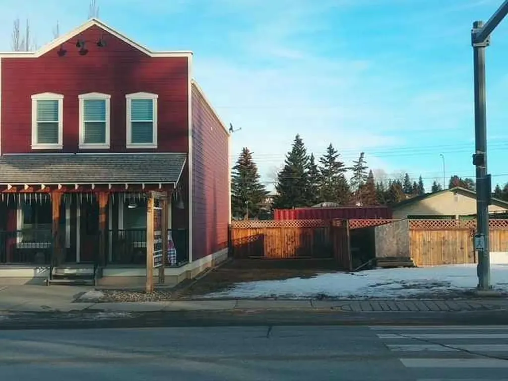 206 Government Road S Diamond Valley AB T0L 0H0