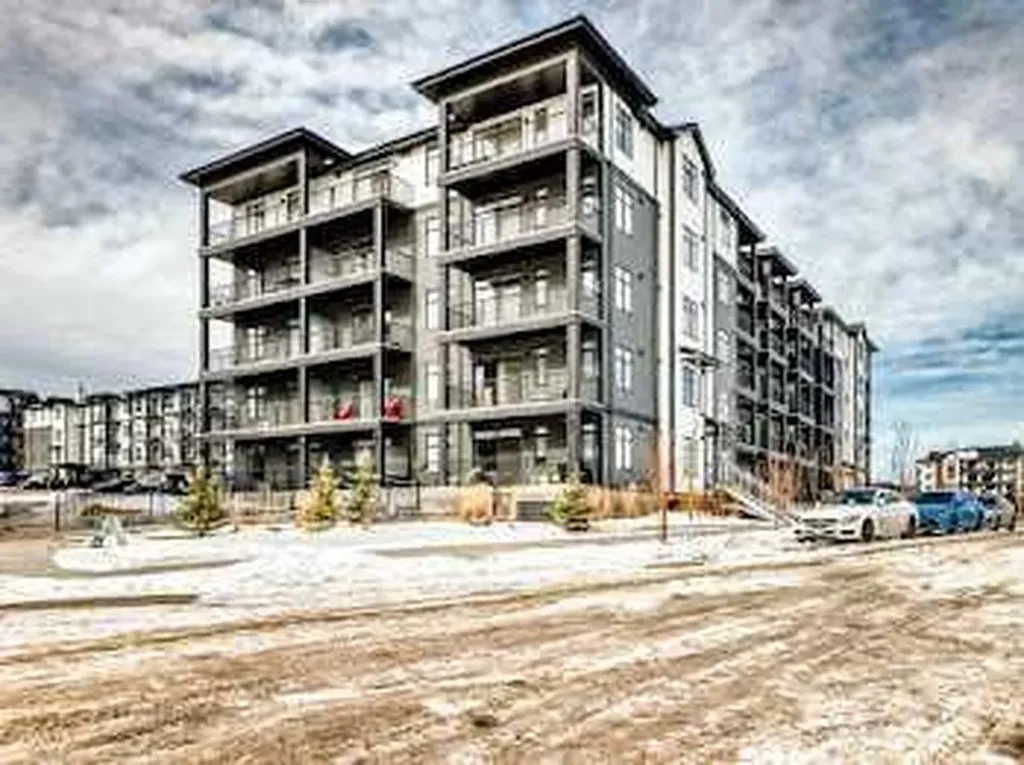 30 Sage Hill Walk NW Calgary AB T3R 2A9