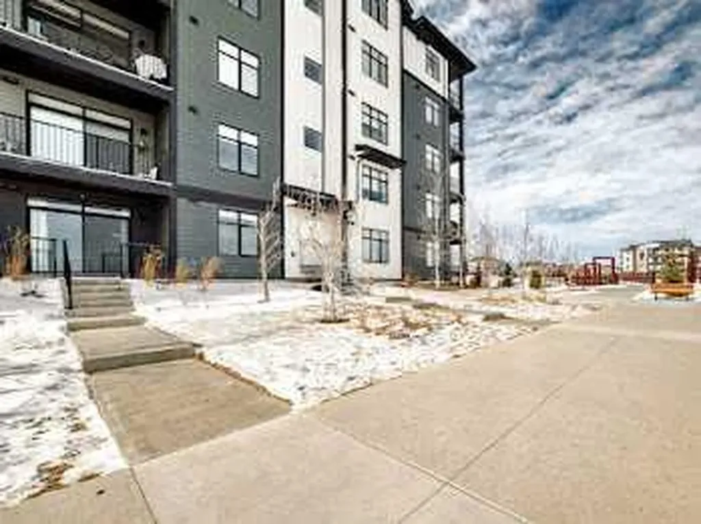 30 Sage Hill Walk NW Calgary AB T3R 2A9