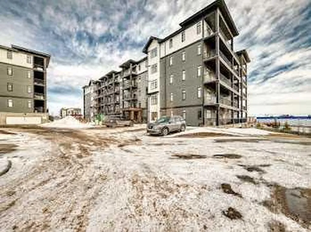 30 Sage Hill Walk NW Calgary AB T3R 2A9