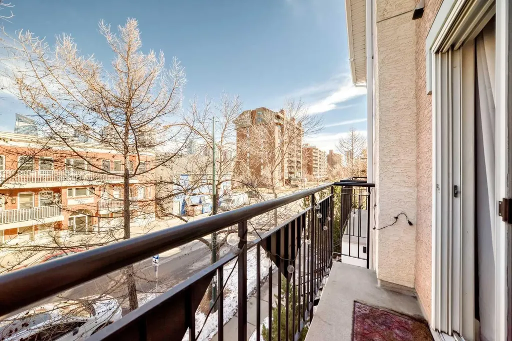 1507 11 Street SW Calgary AB T2R 1R3