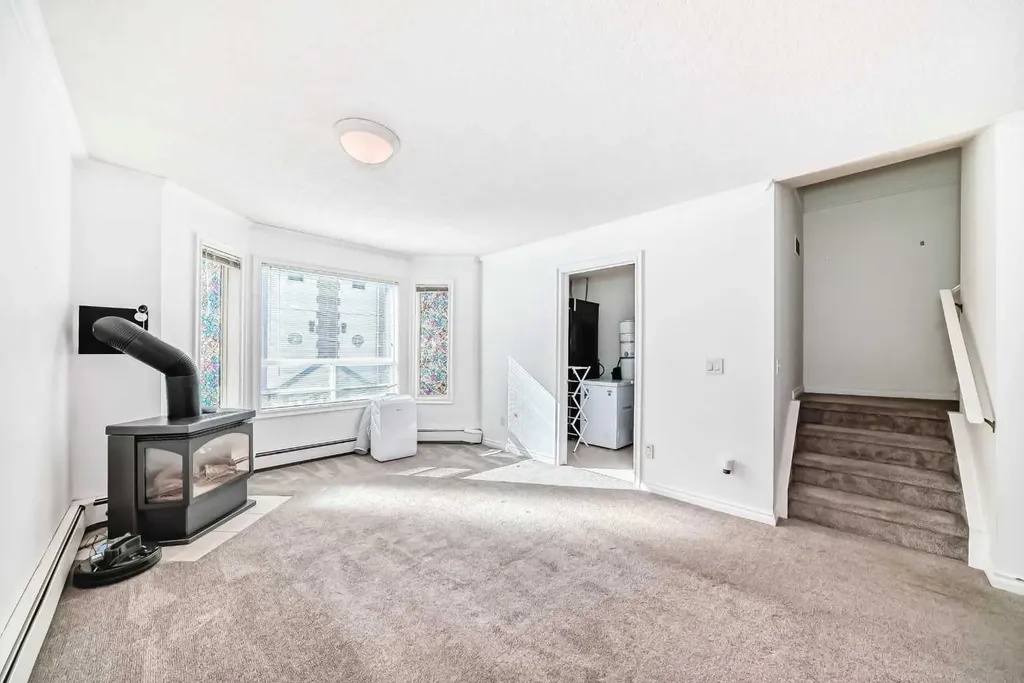 1507 11 Street SW Calgary AB T2R 1R3