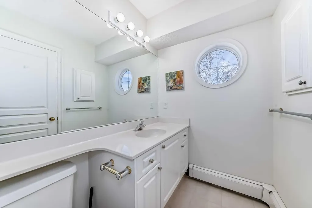 1507 11 Street SW Calgary AB T2R 1R3