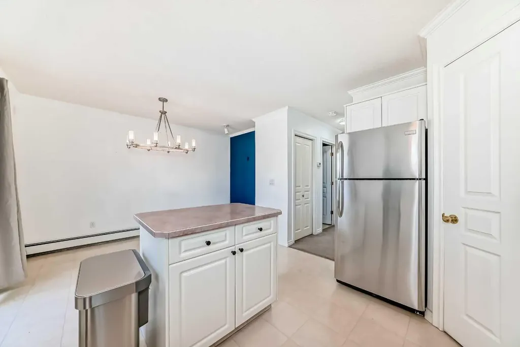 1507 11 Street SW Calgary AB T2R 1R3