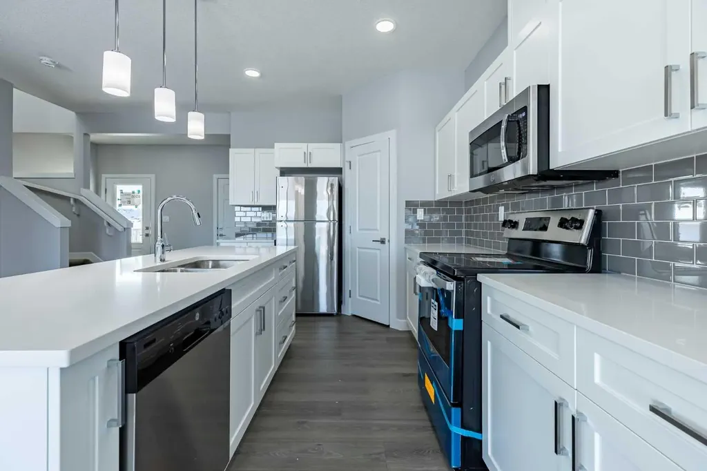 7 Heritage Point Cochrane AB T4C 3K7