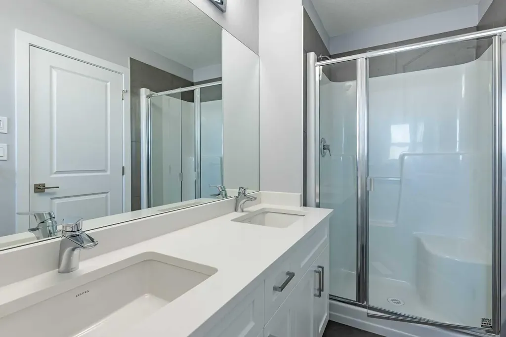 7 Heritage Point Cochrane AB T4C 3K7