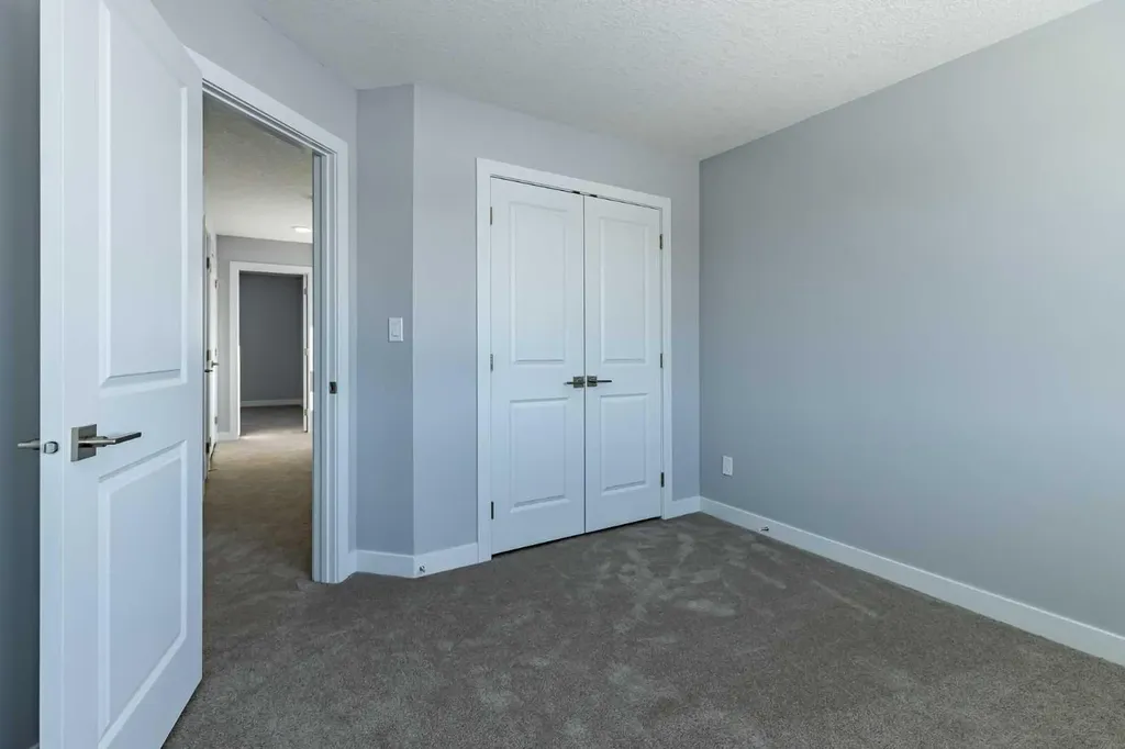7 Heritage Point Cochrane AB T4C 3K7