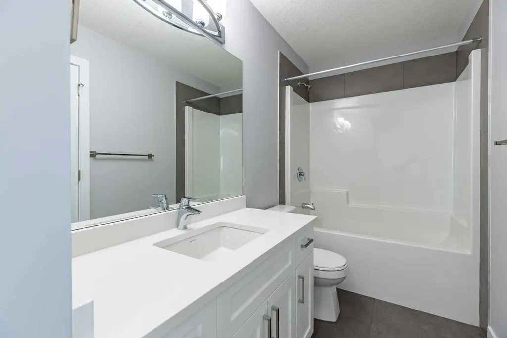 7 Heritage Point Cochrane AB T4C 3K7