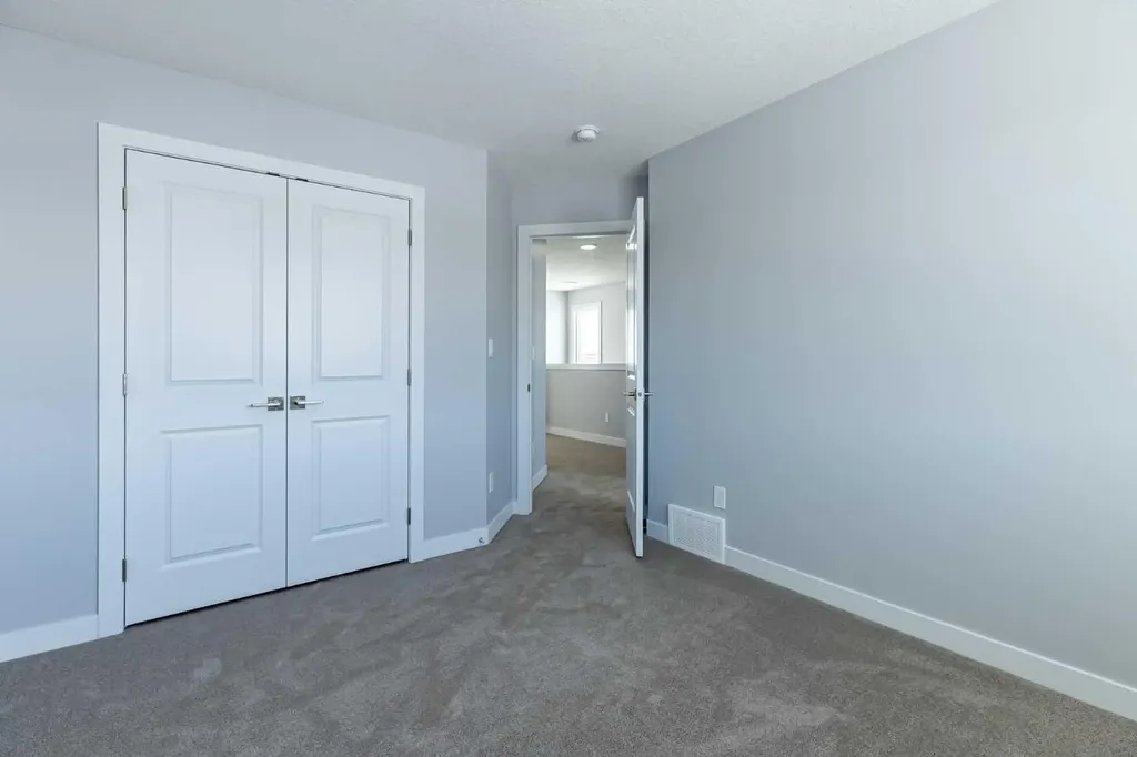 7 Heritage Point Cochrane AB T4C 3K7