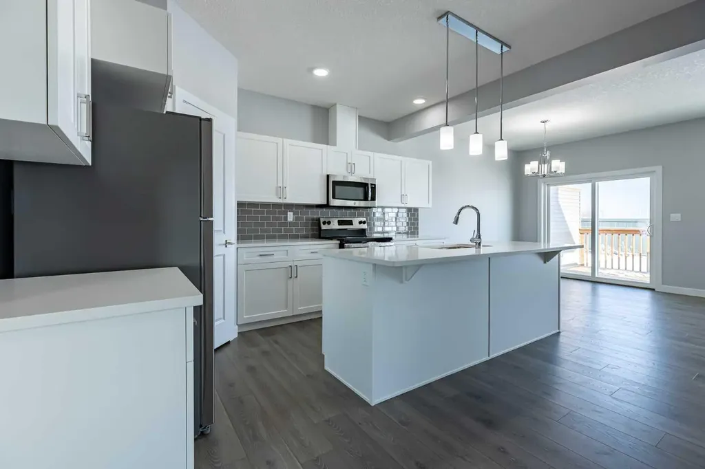 7 Heritage Point Cochrane AB T4C 3K7