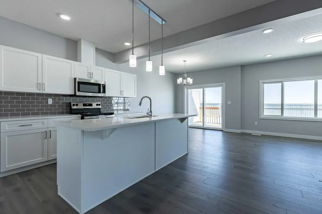 7 Heritage Point Cochrane AB T4C 3K7