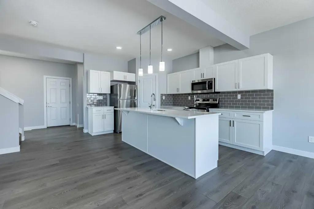 7 Heritage Point Cochrane AB T4C 3K7