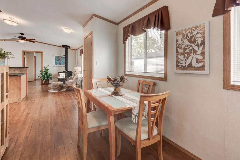 6724 17 Avenue SE Calgary AB T2A 0W5