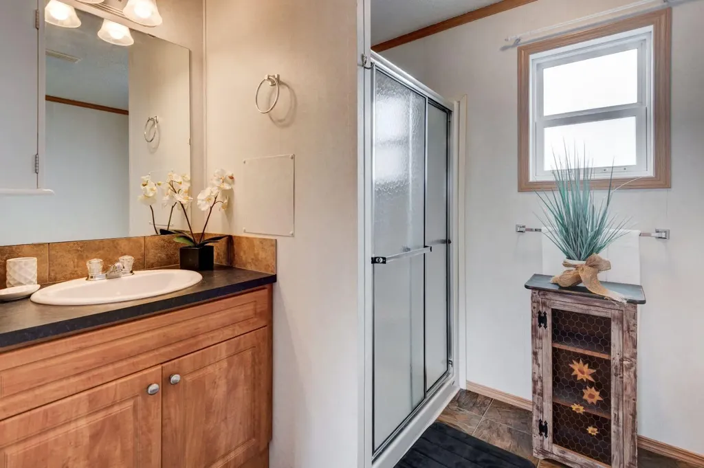 6724 17 Avenue SE Calgary AB T2A 0W5