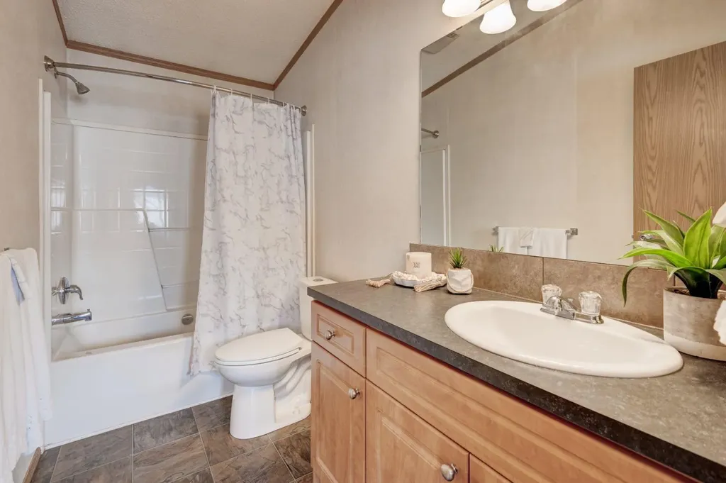 6724 17 Avenue SE Calgary AB T2A 0W5