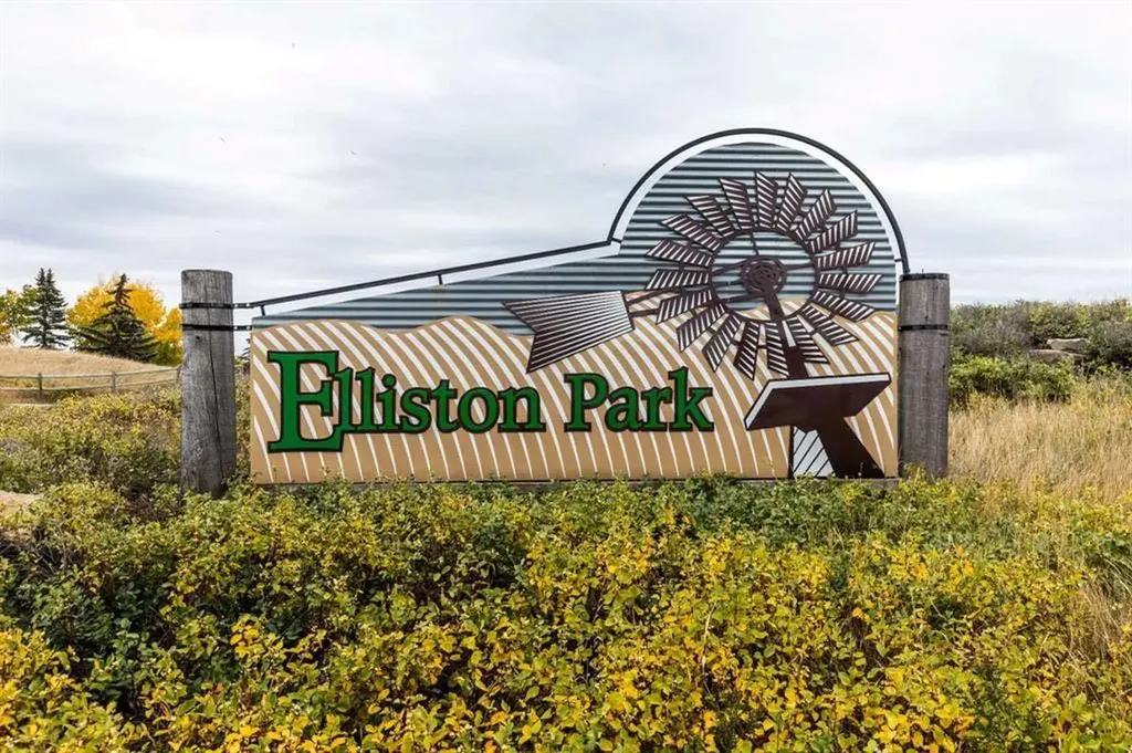 6724 17 Avenue SE Calgary AB T2A 0W5