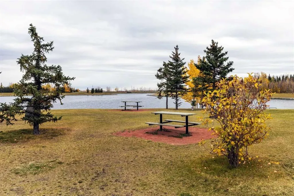 6724 17 Avenue SE Calgary AB T2A 0W5