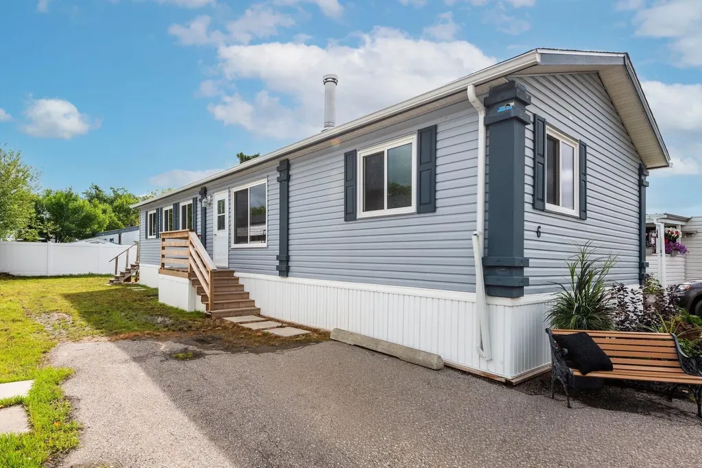 6724 17 Avenue SE Calgary AB T2A 0W5