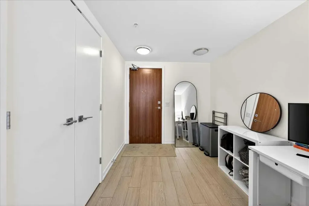 51 Waterfront Mews SW Calgary AB T2P 0X3