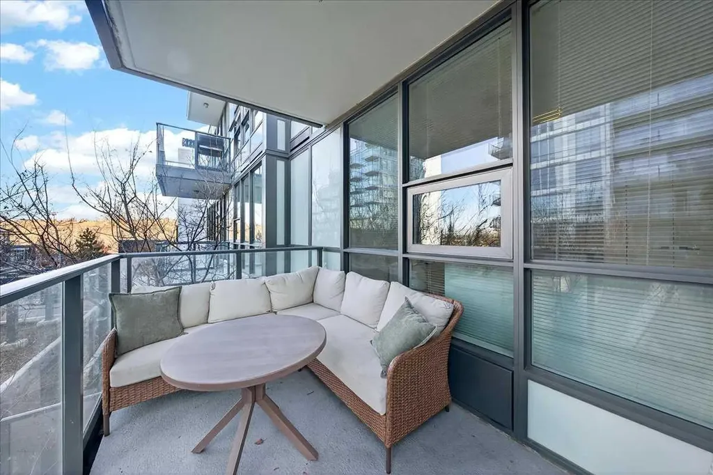 51 Waterfront Mews SW Calgary AB T2P 0X3