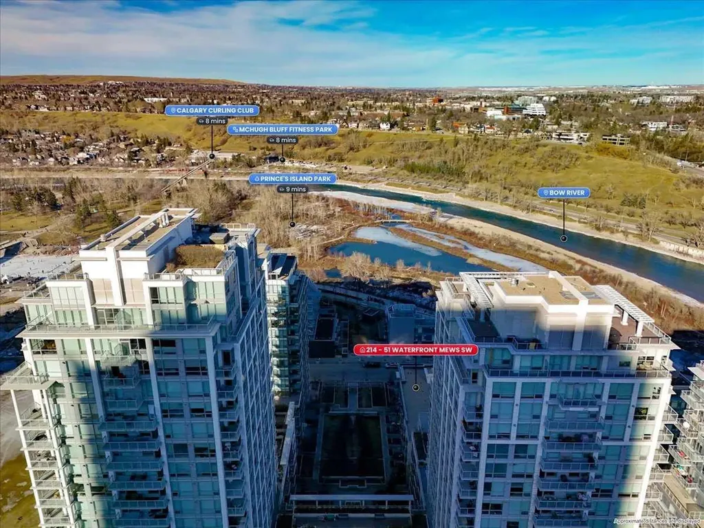 51 Waterfront Mews SW Calgary AB T2P 0X3