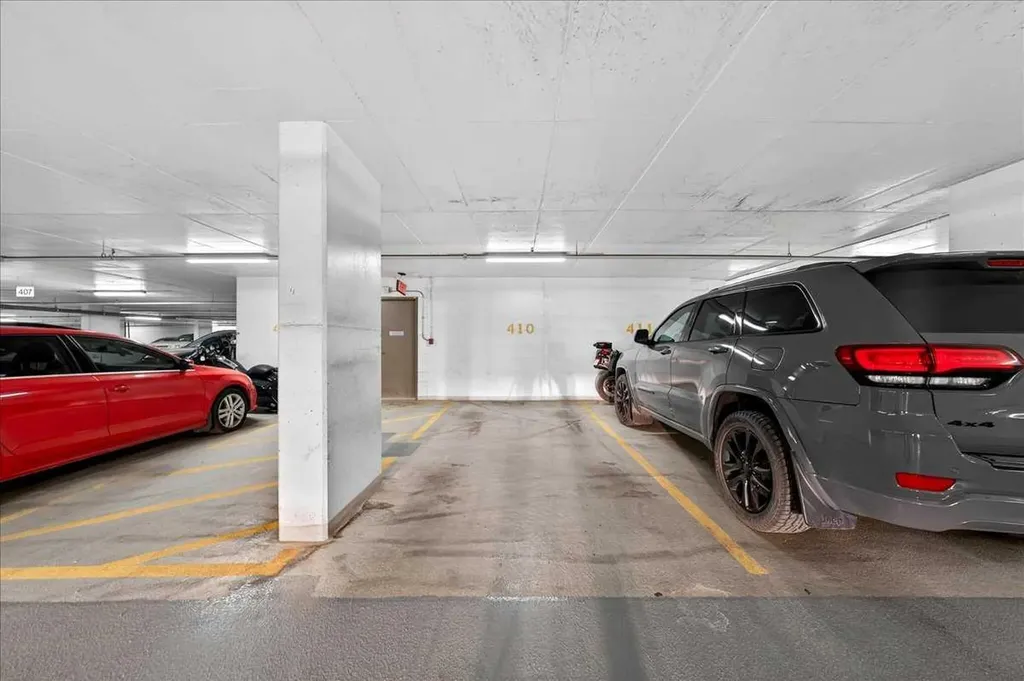 51 Waterfront Mews SW Calgary AB T2P 0X3