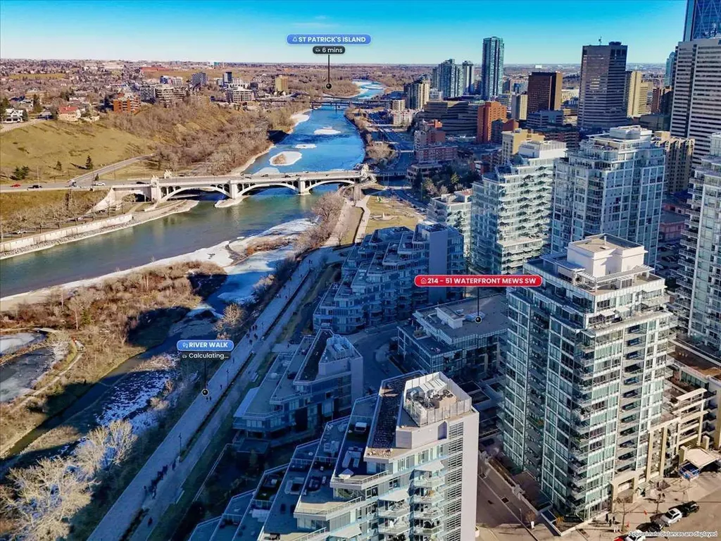 51 Waterfront Mews SW Calgary AB T2P 0X3