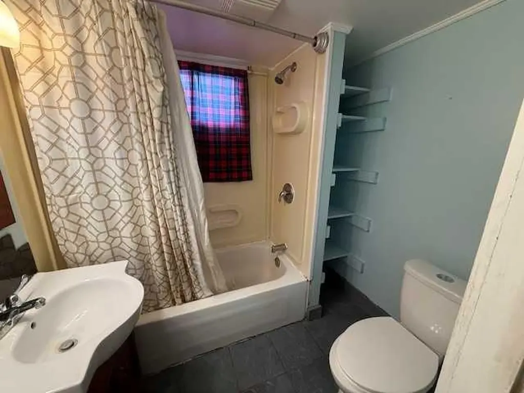 899 3 Avenue W Drumheller AB T0J 0Y3