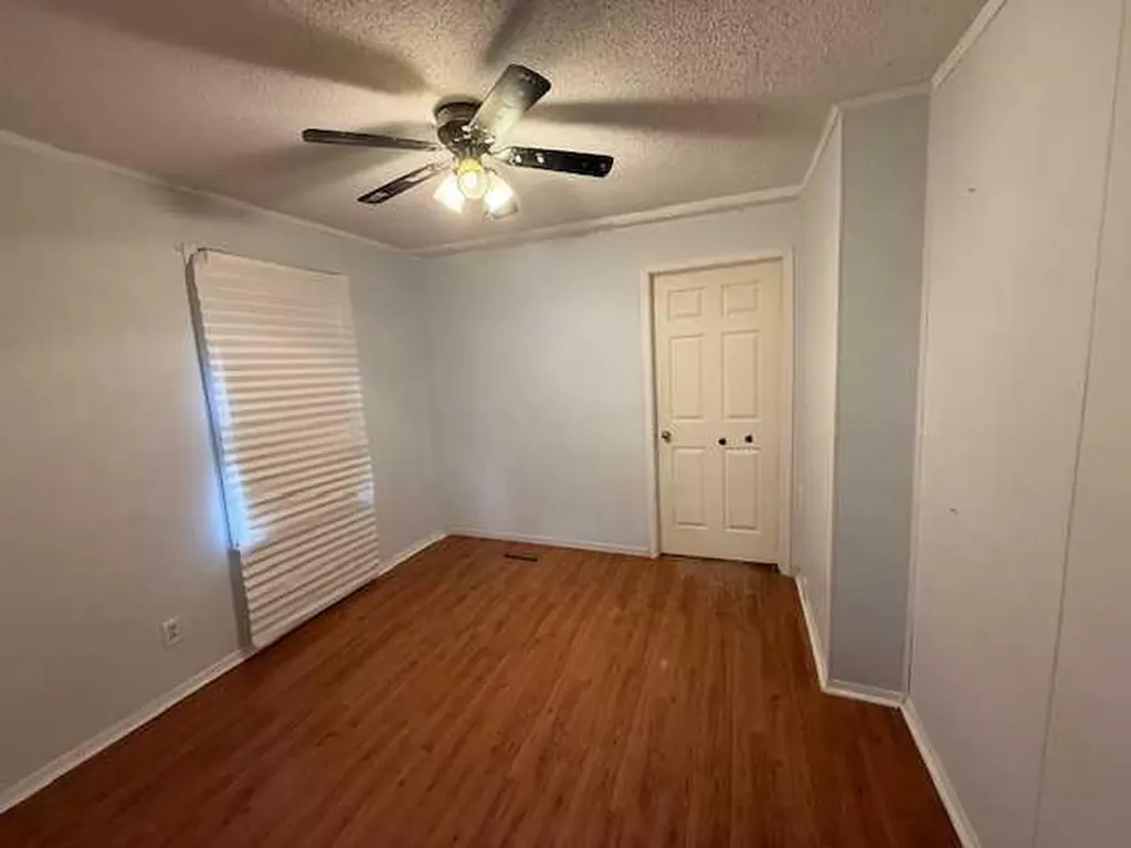 899 3 Avenue W Drumheller AB T0J 0Y3