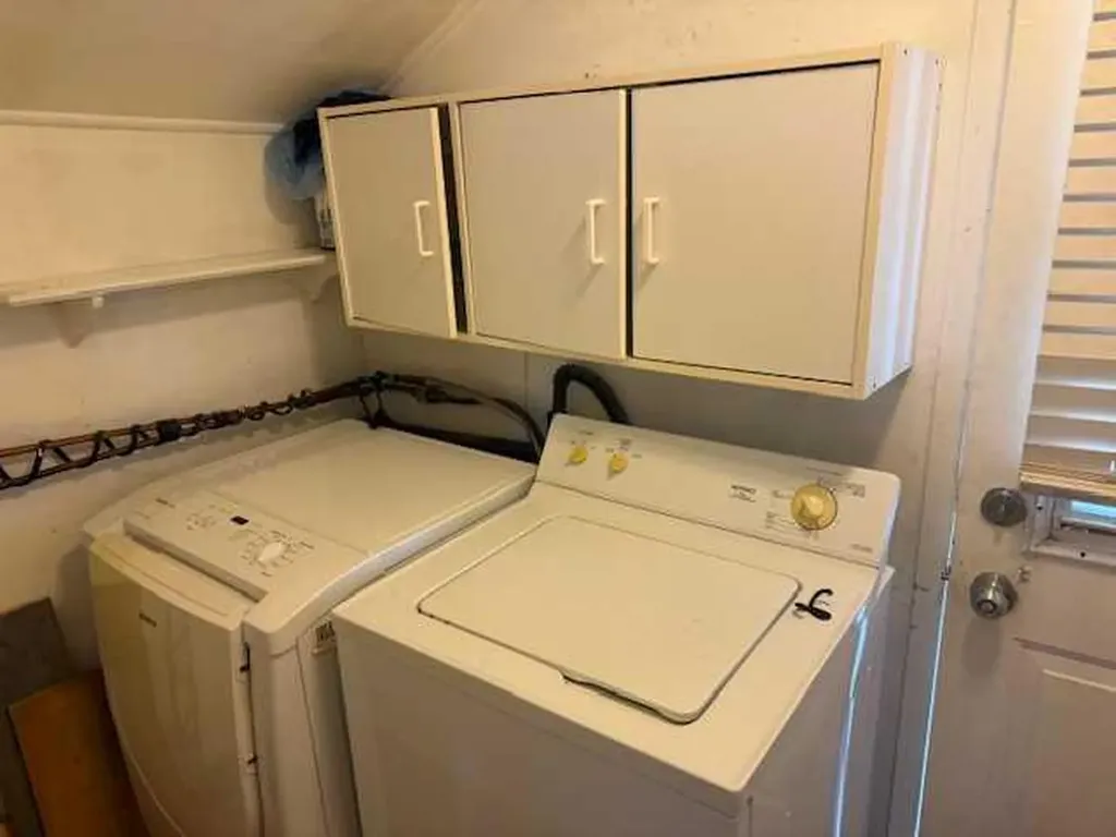 899 3 Avenue W Drumheller AB T0J 0Y3