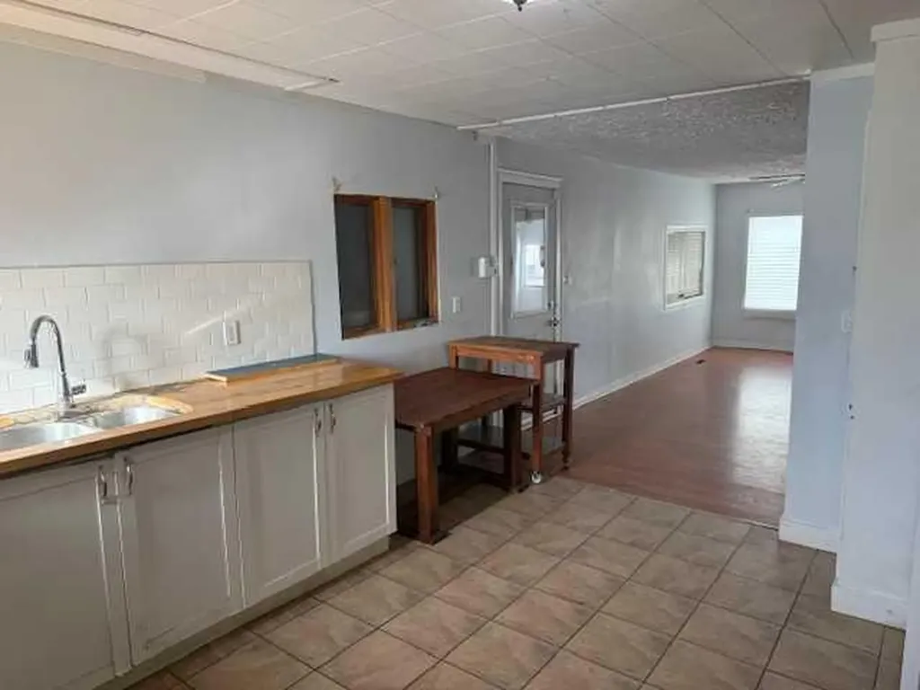 899 3 Avenue W Drumheller AB T0J 0Y3