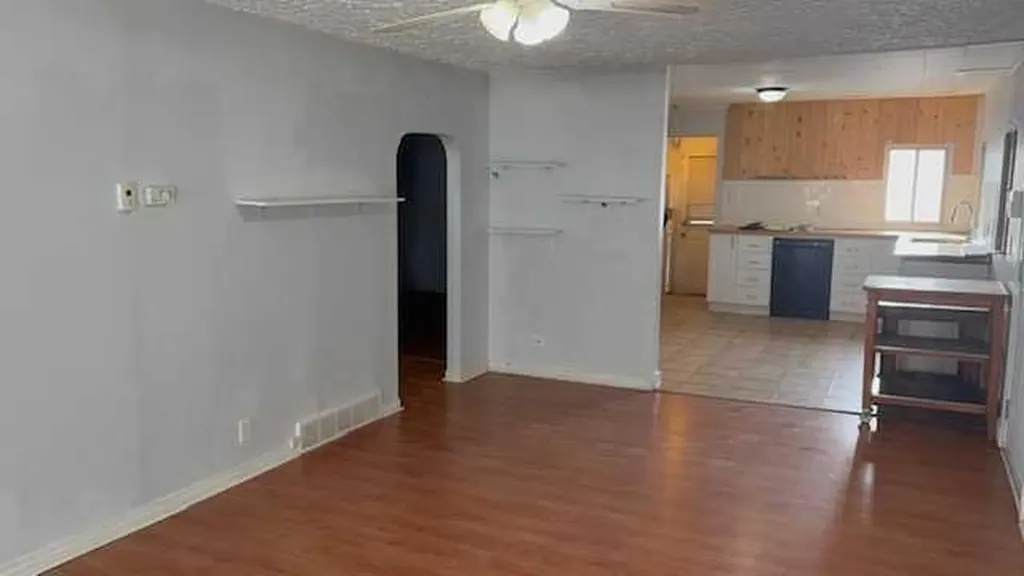 899 3 Avenue W Drumheller AB T0J 0Y3