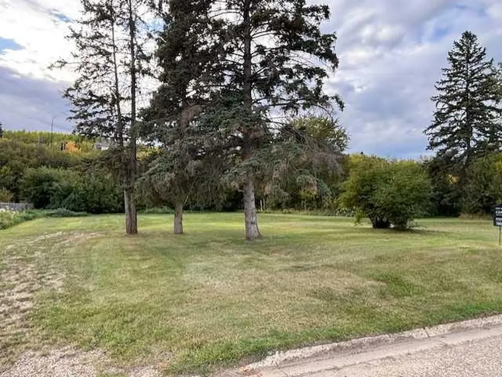 10702 90 Street Peace River AB T8S 1N9