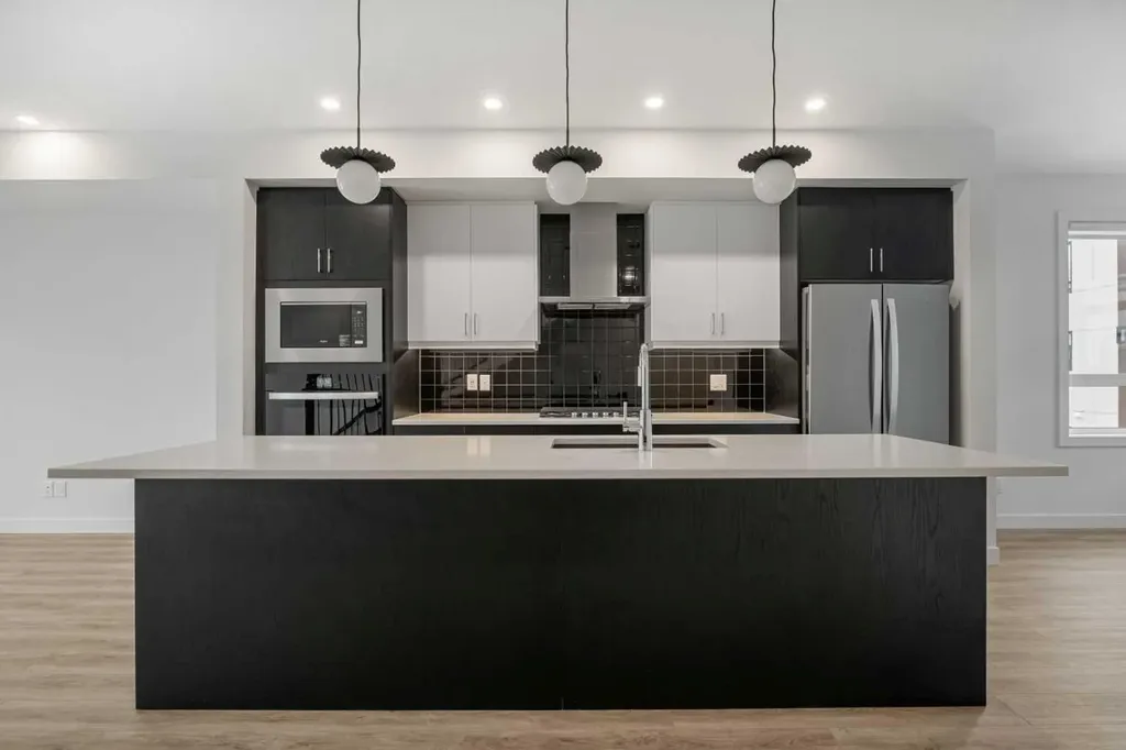 8323 8 Avenue SW Calgary AB T3H 6M8