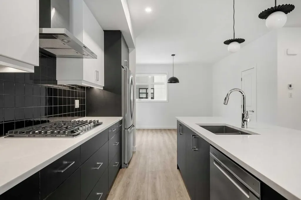 8323 8 Avenue SW Calgary AB T3H 6M8