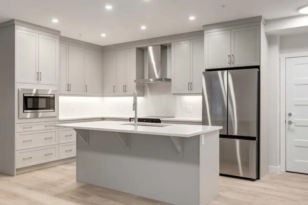 2117 81 Street SW Calgary AB T3H 6H5