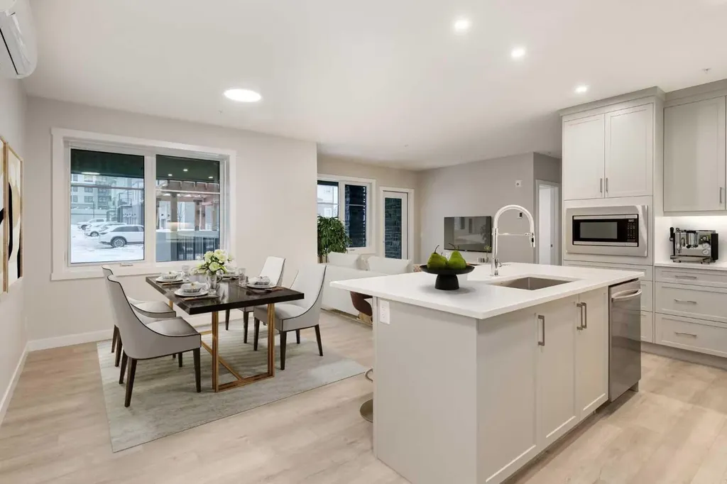 2117 81 Street SW Calgary AB T3H 6H5