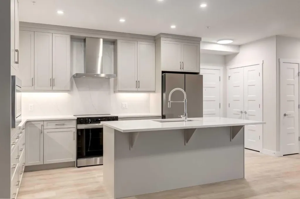 2117 81 Street SW Calgary AB T3H 6H5