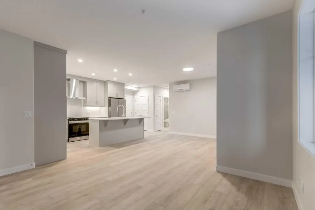 2117 81 Street SW Calgary AB T3H 6H5