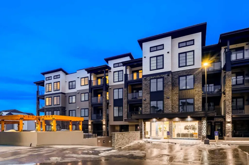 2117 81 Street SW Calgary AB T3H 6H5